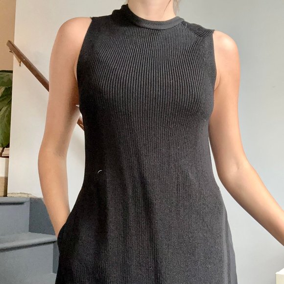 ARITZIA WILFRED PALMIER PLUM KNITTED SLEEVELESS SLIT TUNIC - S - Picture 1 of 4